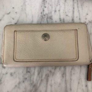 ‼️‼️NEED THIS GONE PRICING! GENUINE LEATHER COACH WALLET‼️‼️